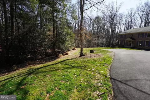 Exterior - 6195 River Forest Dr, Manassas, VA 20112 photo 9 of 17