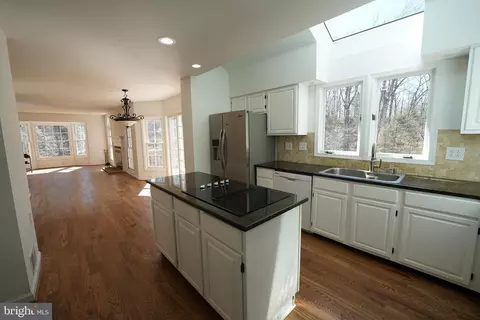 Kitchen - 6195 River Forest Dr, Manassas, VA 20112 photo 3 of 6
