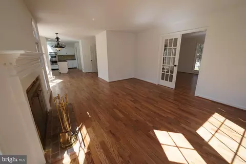 Living - 6195 River Forest Dr, Manassas, VA 20112 photo 1 of 10