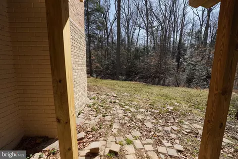 Exterior - 6195 River Forest Dr, Manassas, VA 20112 photo 6 of 17