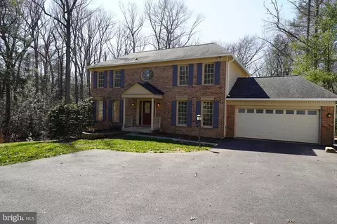 6195 River Forest Dr, Manassas, VA 20112