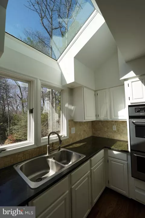 Kitchen - 6195 River Forest Dr, Manassas, VA 20112 photo 4 of 6