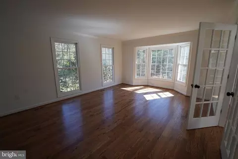 Living - 6195 River Forest Dr, Manassas, VA 20112 photo 10 of 10