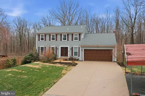 Exterior - 15139 Eclipse Dr, Manassas, VA 20112 photo 6 of 12