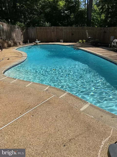 Exterior - 15139 Eclipse Dr, Manassas, VA 20112 photo 2 of 12