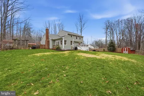 Exterior - 15139 Eclipse Dr, Manassas, VA 20112 photo 5 of 12