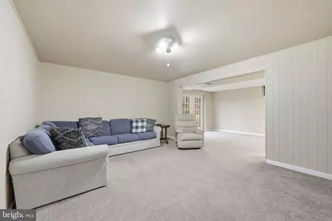 Living - 15139 Eclipse Dr, Manassas, VA 20112 photo 4 of 5
