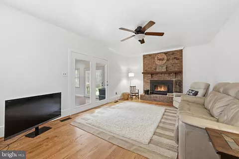 Living - 15139 Eclipse Dr, Manassas, VA 20112 photo 1 of 5
