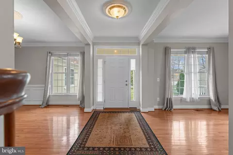 Entry Way - 19228 Buna St, Triangle, VA 22172 photo 1 of 8