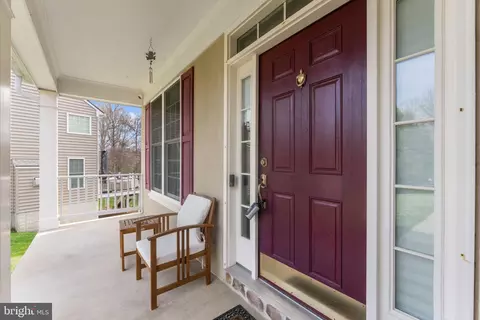 Exterior - 19228 Buna St, Triangle, VA 22172 photo 5 of 8