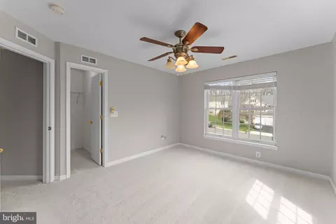Bedroom - 19228 Buna St, Triangle, VA 22172 photo 6 of 10