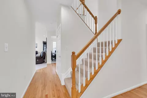 Entry Way - 8304 Tenbrook Dr, Gainesville, VA 20155 photo 8 of 9