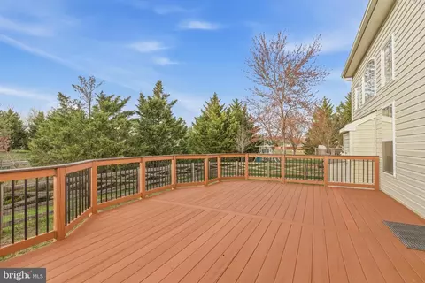 Exterior - 8304 Tenbrook Dr, Gainesville, VA 20155 photo 2 of 5