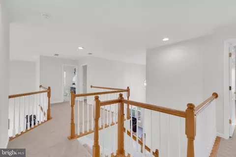 Entry Way - 8304 Tenbrook Dr, Gainesville, VA 20155 photo 9 of 9