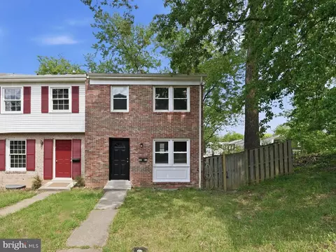 16581 Royal Ct, Woodbridge, VA 22191