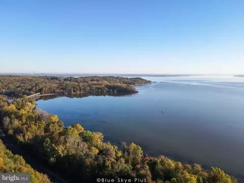 View/Area - 2252 Red Pine Loop, Dumfries, VA 22026 photo 1 of 4