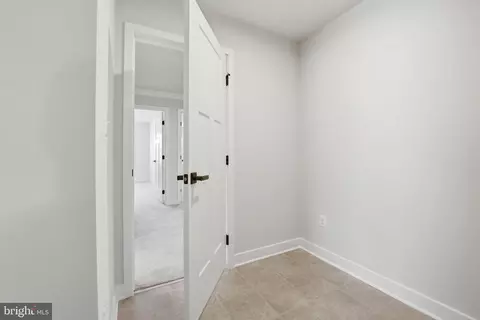 Entry Way - 2252 Red Pine Loop, Dumfries, VA 22026 photo 19 of 22