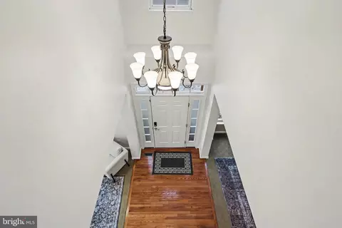 Entry Way - 19201 Buna St, Triangle, VA 22172 photo 4 of 15