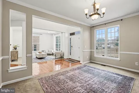 Entry Way - 19201 Buna St, Triangle, VA 22172 photo 6 of 15