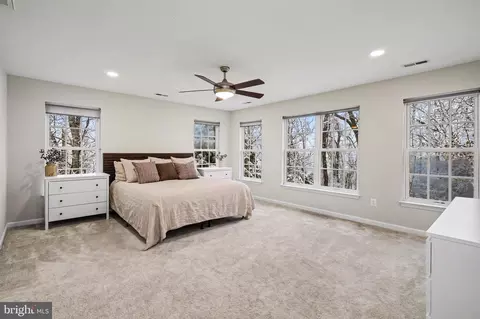 Bedroom - 19201 Buna St, Triangle, VA 22172 photo 4 of 15