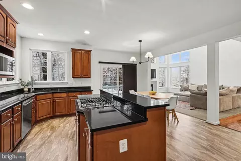 Kitchen - 19201 Buna St, Triangle, VA 22172 photo 3 of 5