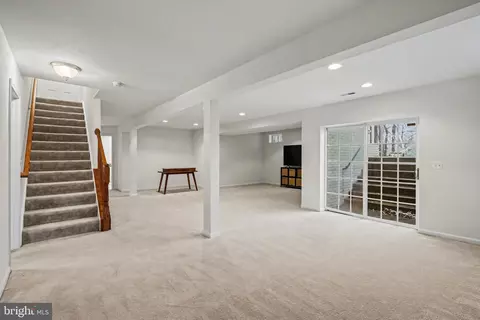 Entry Way - 19201 Buna St, Triangle, VA 22172 photo 13 of 15