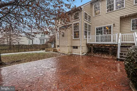 Exterior - 19201 Buna St, Triangle, VA 22172 photo 4 of 8
