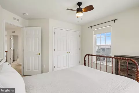 Bedroom - 19201 Buna St, Triangle, VA 22172 photo 10 of 15