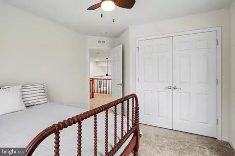 Bedroom - 19201 Buna St, Triangle, VA 22172 photo 9 of 15