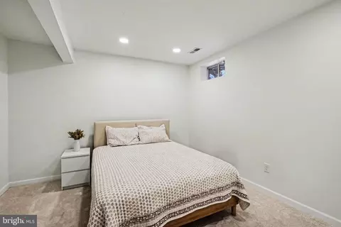 Bedroom - 19201 Buna St, Triangle, VA 22172 photo 14 of 15