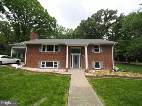 6910 Token Valley Rd, Manassas, VA 20112