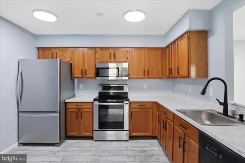 Kitchen - 7545 Belle Grae Dr, Manassas, VA 20109 photo 1 of 3
