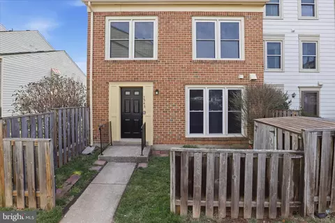 Exterior - 7545 Belle Grae Dr, Manassas, VA 20109 photo 2 of 6