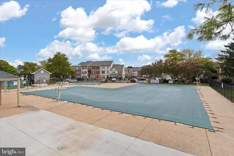 Exterior - 7545 Belle Grae Dr, Manassas, VA 20109 photo 4 of 6