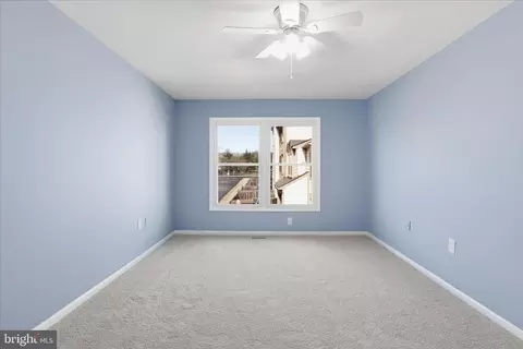 Bedroom - 7545 Belle Grae Dr, Manassas, VA 20109 photo 2 of 3