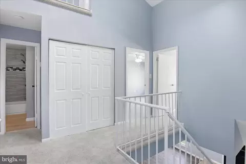 Entry Way - 7545 Belle Grae Dr, Manassas, VA 20109 photo 2 of 5