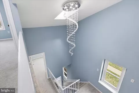 Entry Way - 7545 Belle Grae Dr, Manassas, VA 20109 photo 4 of 5