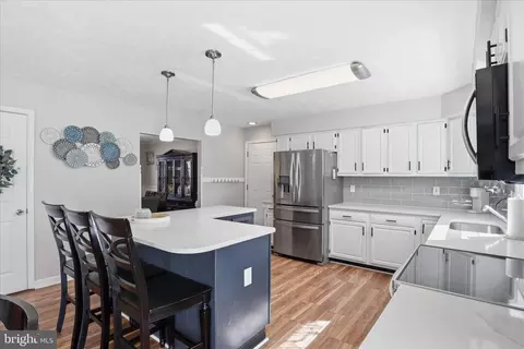 Kitchen - 10410 Labrador Loop, Manassas, VA 20112 photo 3 of 8