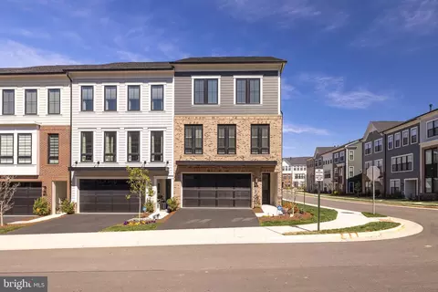 620 Angelfish Way, Woodbridge, VA 22191