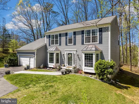 13104 Holly Leaf Ct, Woodbridge, VA 22192