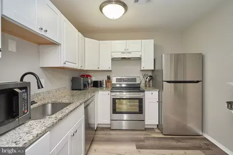 2841 Chablis Cir, Woodbridge, VA 22192
