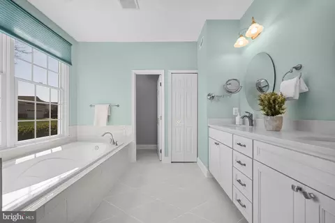 Bath - 6712 Buglecall Pl, Gainesville, VA 20155 photo 2 of 8