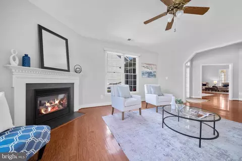 Living - 6712 Buglecall Pl, Gainesville, VA 20155 photo 5 of 5