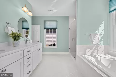 Bath - 6712 Buglecall Pl, Gainesville, VA 20155 photo 4 of 8