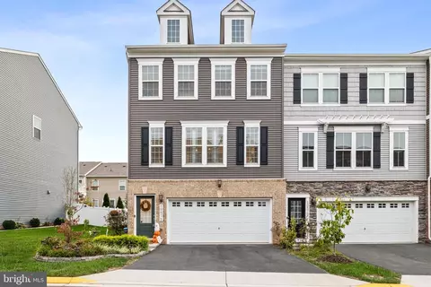 10572 Waterbury Woods Way, Manassas, VA 20112