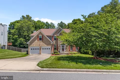 5886 Rhode Island Dr, Woodbridge, VA 22193