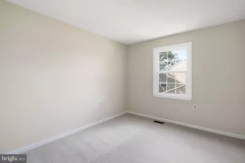 Bedroom - 10400 Labrador Loop, Manassas, VA 20112 photo 7 of 9