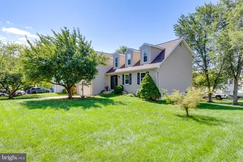 Exterior - 10400 Labrador Loop, Manassas, VA 20112 photo 9 of 11