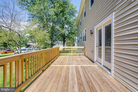 Exterior - 10400 Labrador Loop, Manassas, VA 20112 photo 4 of 11