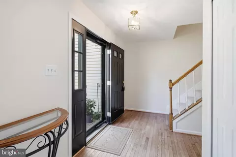 Entry Way - 10400 Labrador Loop, Manassas, VA 20112 photo 2 of 3